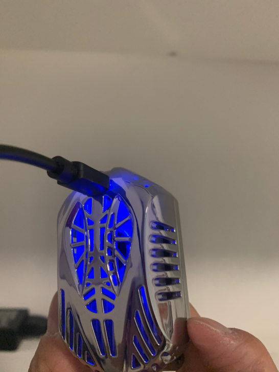 机乐堂手机散热器。几乎全新，只用过一次。散...