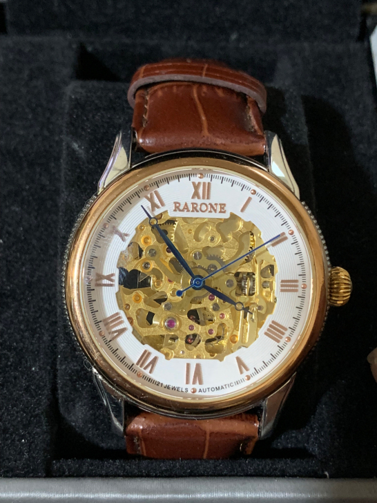 出售九五新雷诺男士机械手表