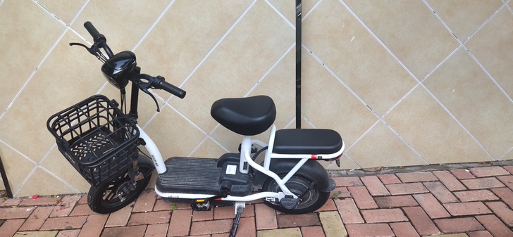 买了才一个月多，现在搬家所以要把它出了，买...