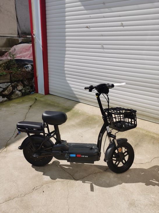 哈啰电动车棒途 买了一个来月。成色好没怎么...