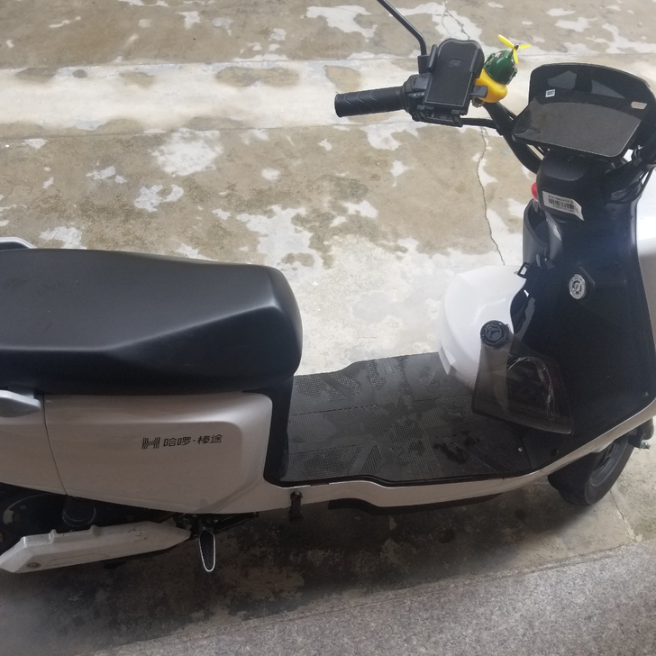 哈啰电动车急卖，带共享电池的，电池买无限次...