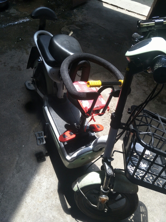 出售一台哈啰，智能手机定位开锁，充满电可以...