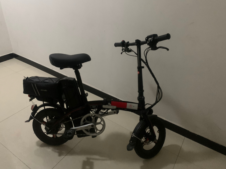 正步折叠电动车，同城自取，可代步，代驾专用