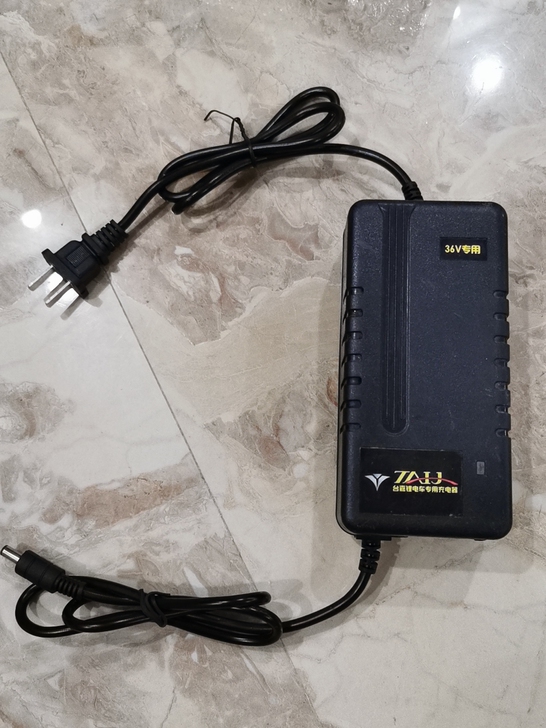 锂电池电动车36v2a 输出42.0vdc...