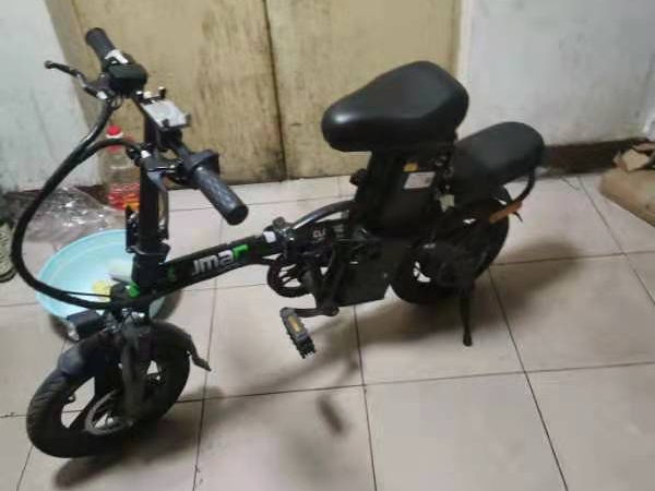 因代驾不干了  闲置德国名顶电动车  48...