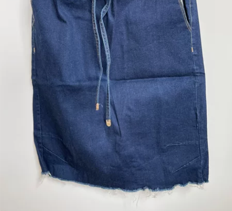 牛仔半身松紧带中裙 到膝盖上轻微穿着痕迹￥...