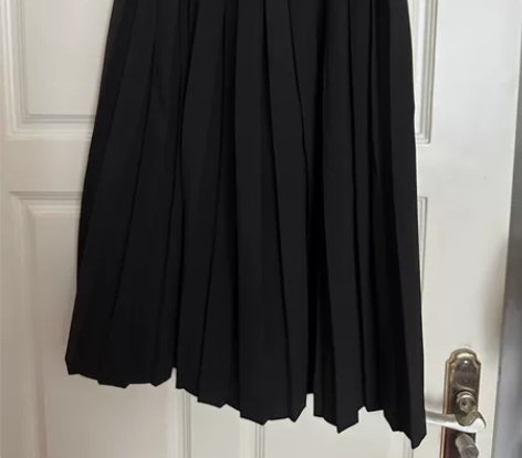 百褶中裙 穿过几次 松紧 均码几乎全新均码...