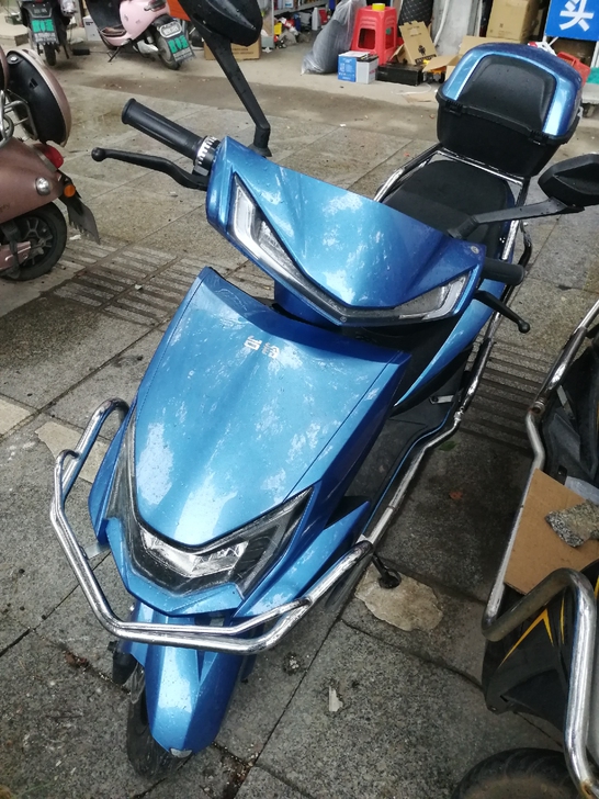 台铃全新电动车，买了汽车，家里也没地方放了...