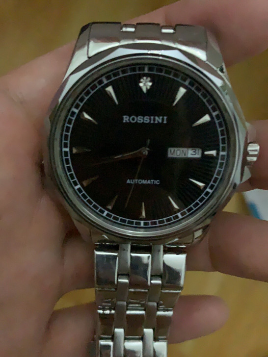 如图，1599购入 罗西尼手表