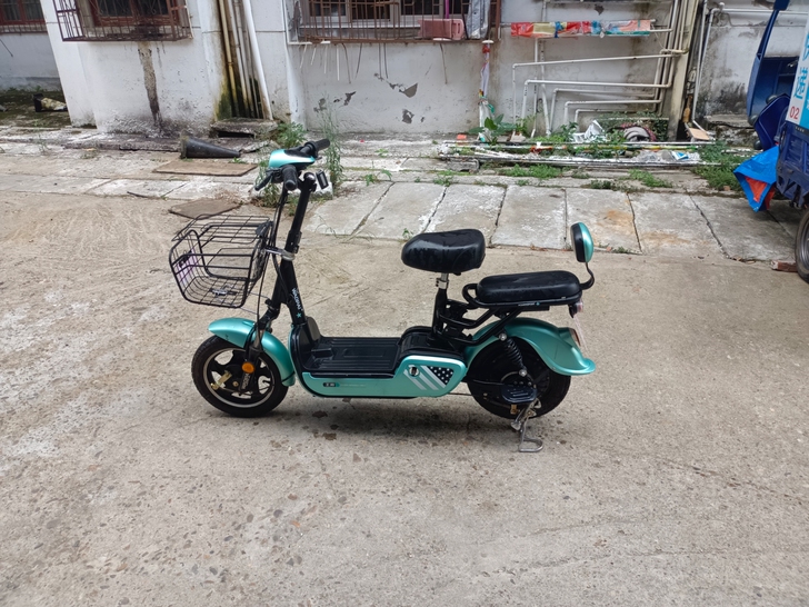 王派，电动车转卖。四个大电瓶冲满电可以跑3...