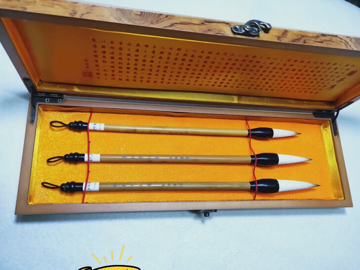 30元礼盒带笔包邮，有些笔贵价格再加一些。...