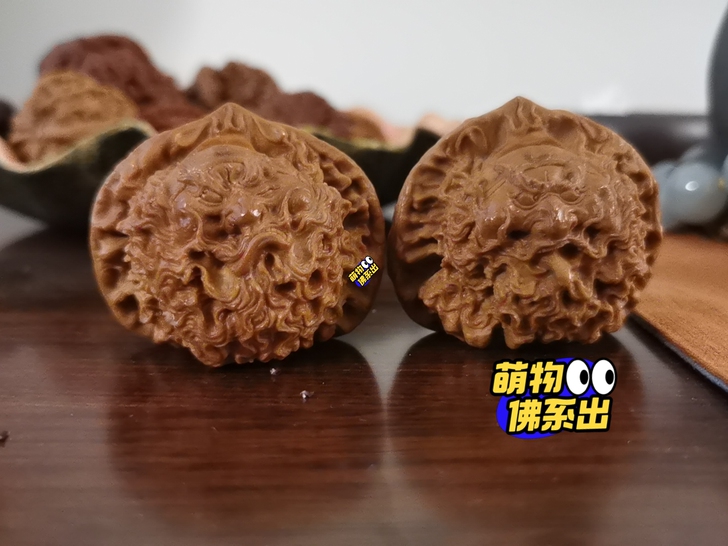 墨尘核雕（底部带款），钟馗捉鬼，开脸相当不...