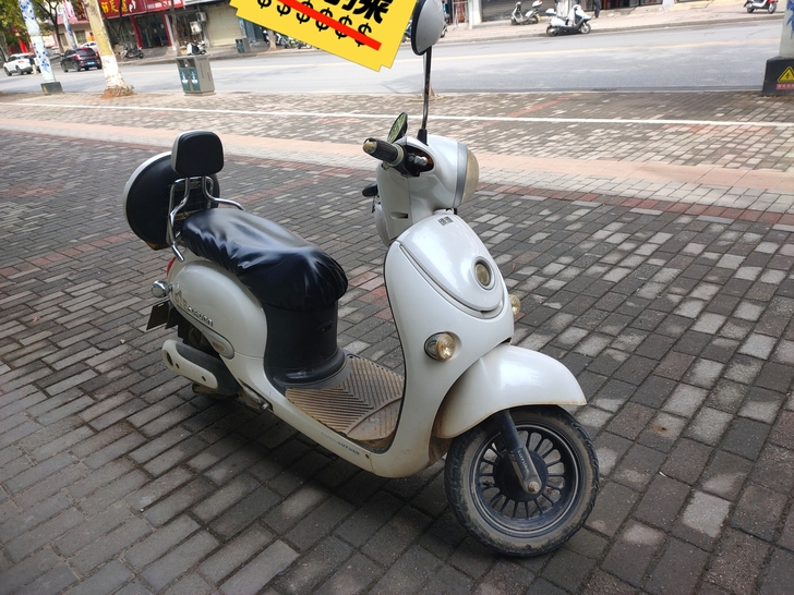 绿源品牌电动车，在古镇天御台铃电动车店刚换...