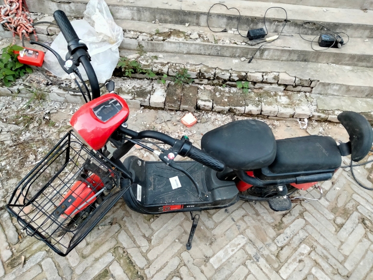 台铃精品电动车全新电池868块钱出手