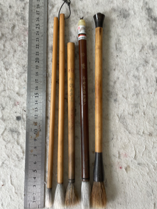 自用的五支笔，左边两支是草帽崔的狼羊兼毫 ...