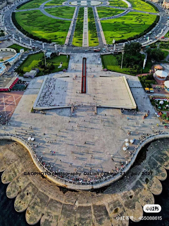 站在城堡酒店最高端玩无人机是种什么体验？来...