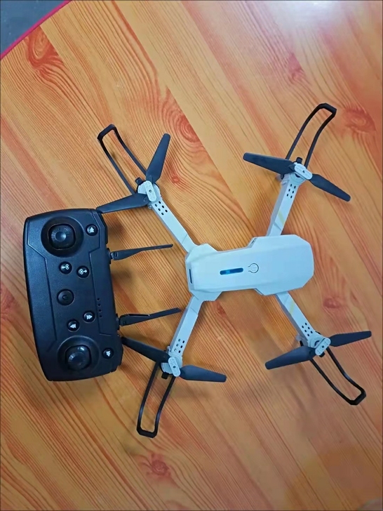 亏本出几台高清高空航拍无人机遥控全新