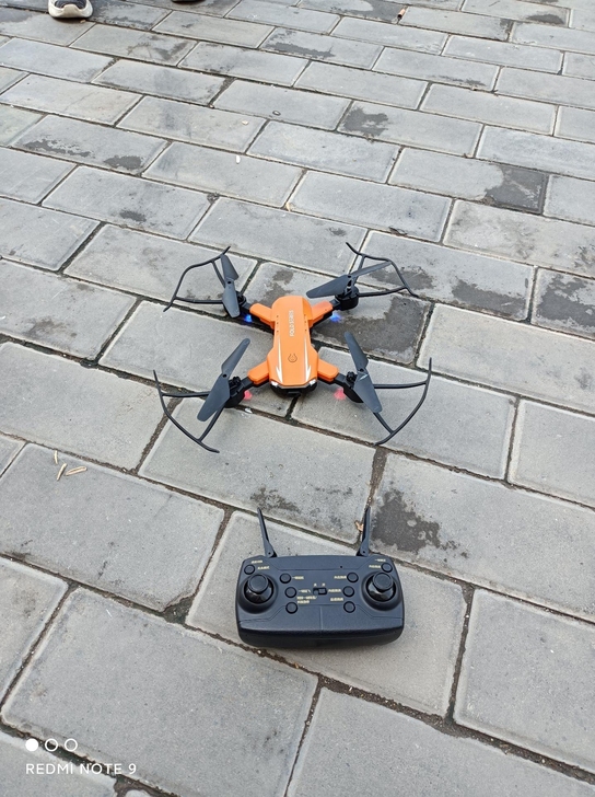 无人机超级好玩！玩过几次！玩够了转给有需要...