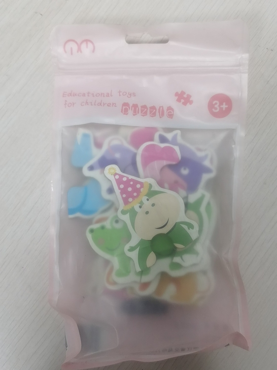 木制玩具拼图，便宜处理。