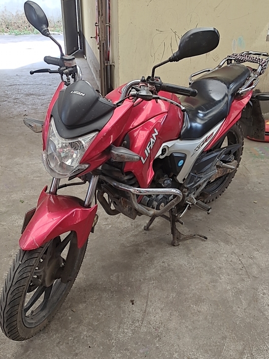 力帆150摩托车2013年车，