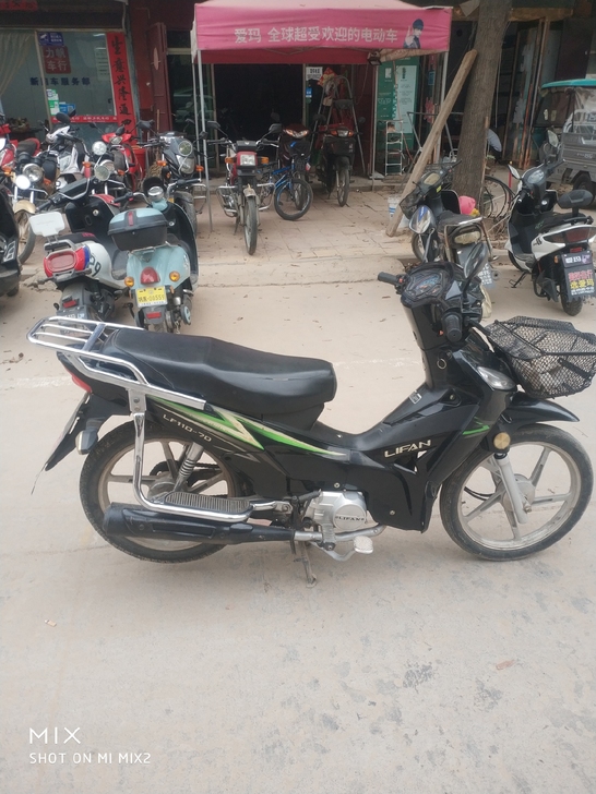 力帆摩托，力帆的质量还是可以的这款弯梁不错...