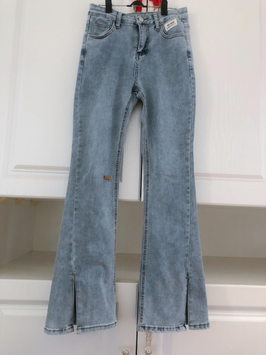 拖地喇叭开衩浅色牛仔裤 m码 只穿过一次 ...