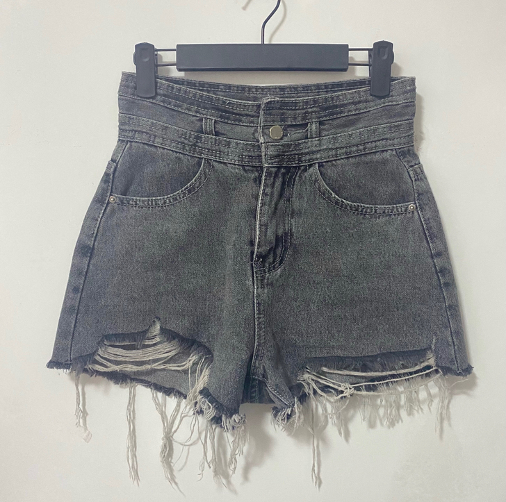 牛仔短裤 10元一条 都是店里一百多买的