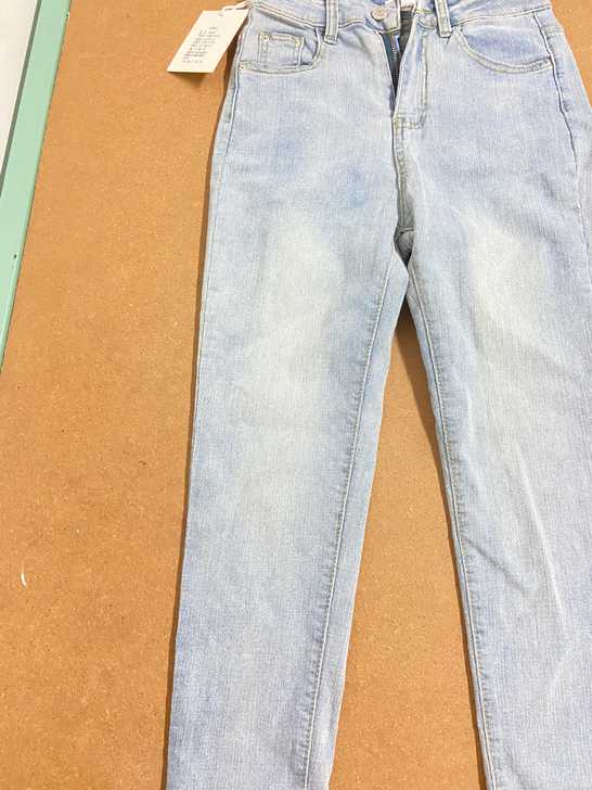 牛仔裤s码 全新 吊牌还在