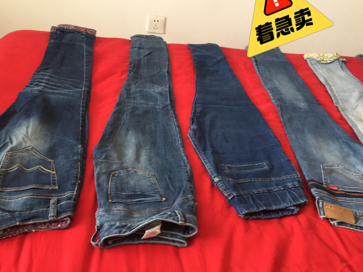 家里牛仔裤太多了，本人特别喜欢买穿不了这么...