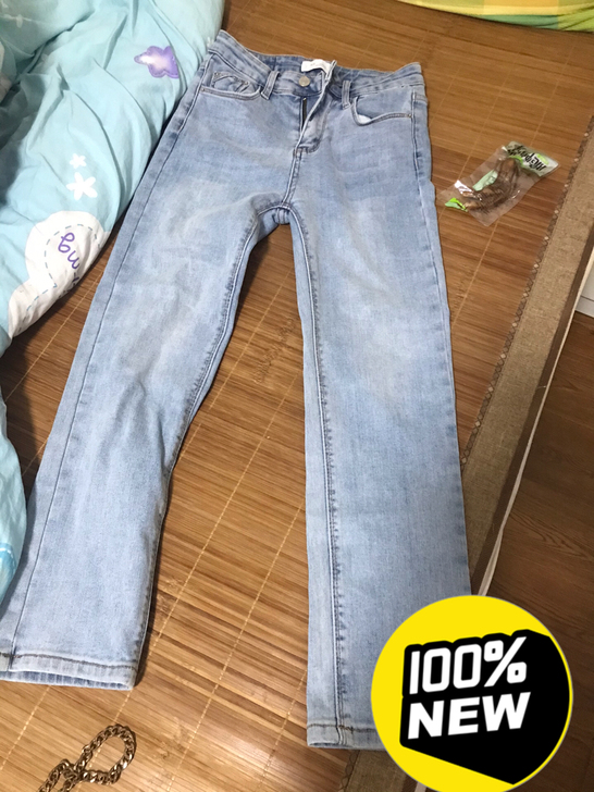 牛仔裤春秋 m码 实体店购入  全新