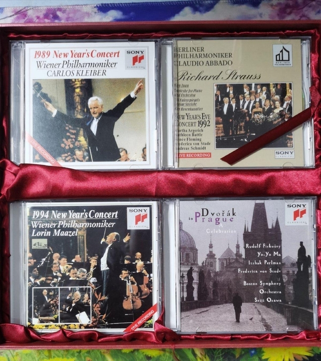 全球经典音乐会9CD  整体9品，160包...