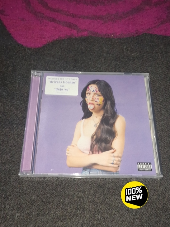 奥利维亚  Olivia Rodrigo ...