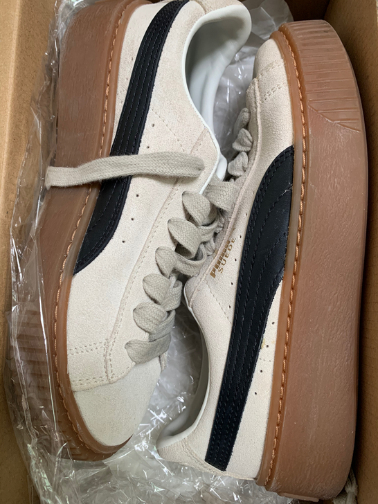 彪马蕾哈娜厚底松糕鞋。鞋码35.5，彪马鞋...