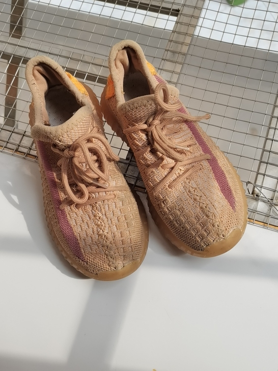 给小孩买来没怎么穿就小了，夜光鞋30码