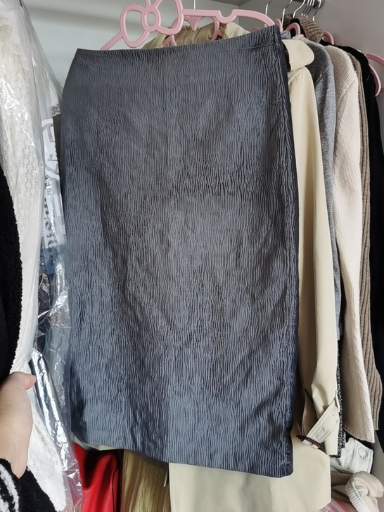 一步裙,绒绒质地,腰围72臀围90衣长69...