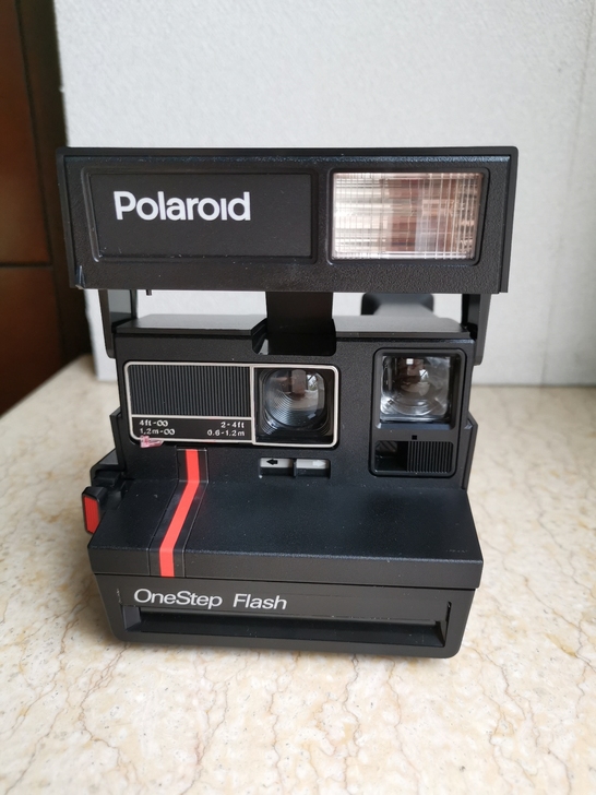 宝丽来早期的一次成型相机