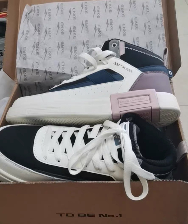 鸿星尔克的鞋，35码，全新的，也只是试穿过...