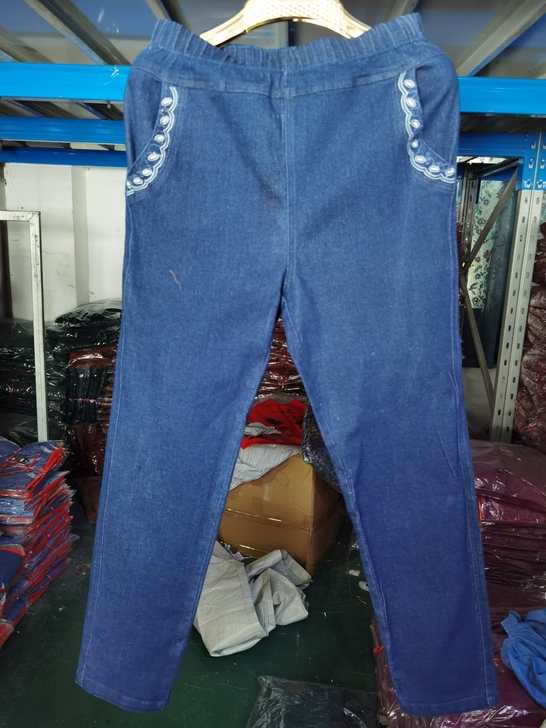 全新牛仔裤,适合105斤以下穿!特价,不退...