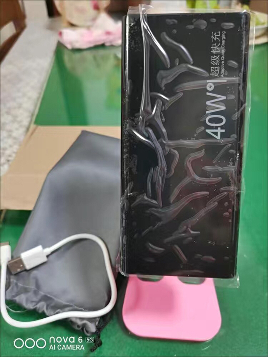 全新超级快充40W充电宝20000毫安迷你...