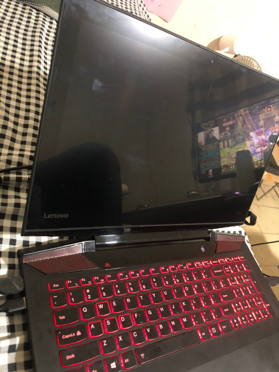 联想笔记本电脑拯救者游戏本i7-镜面屏固态...