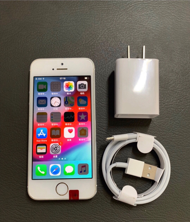 苹果5s   16G内存  有指纹解锁