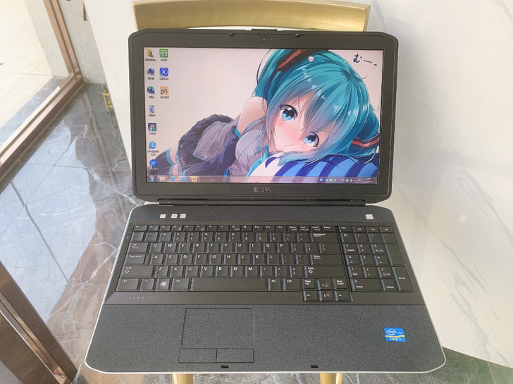 i7戴尔笔记本电脑 成色嘎嘎新 15寸 四...