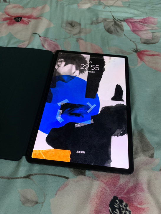 联想小新pad  pro 前黑后灰