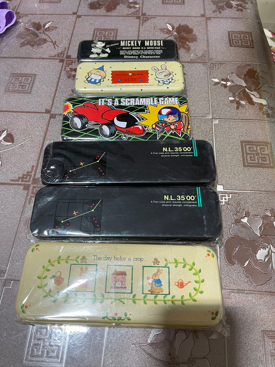全新的文具盒，都是日本本地制造。小的8元，...