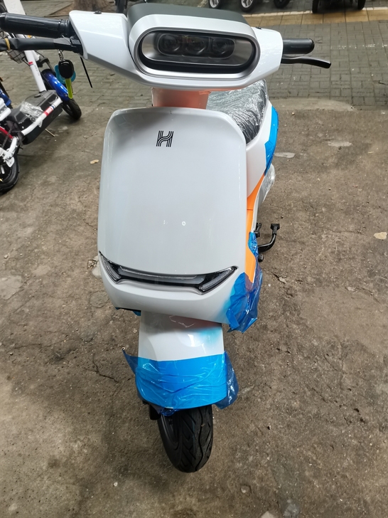特价全新哈啰棒途A80电动车