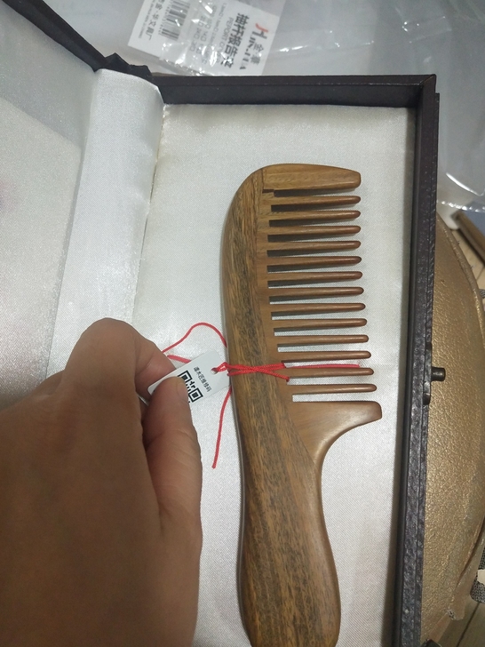 谭木匠玉檀yt3-1绿檀有柄梳带盒有瑕
