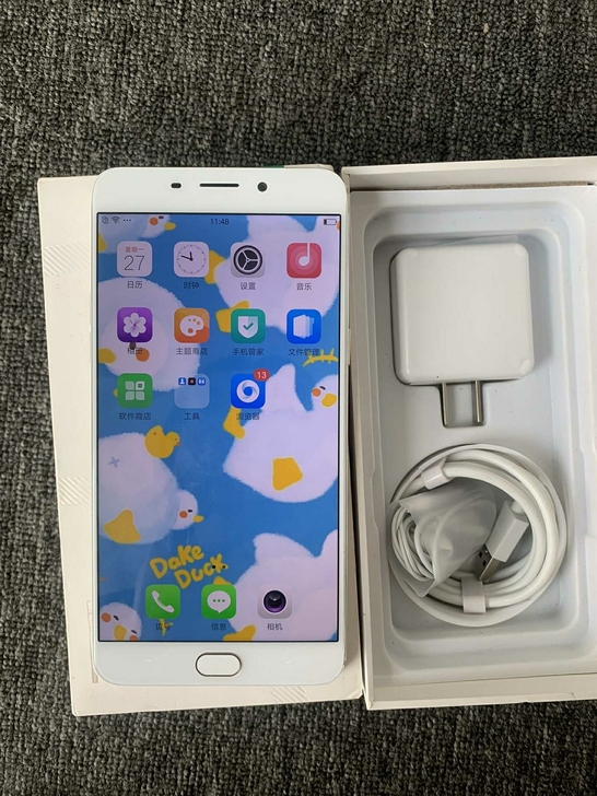 oppor9plus  正品手机，给弟弟送...