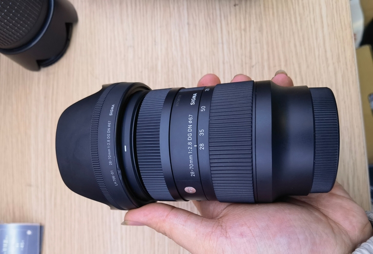 适马28-70 2.8索尼口 成色如图...