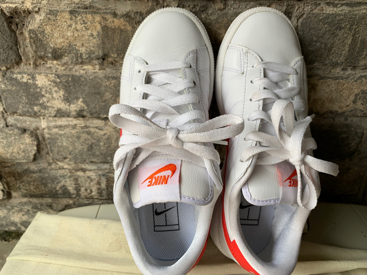 正品耐克35.5买小了，仅试穿