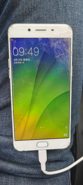 oppo r9s外爆 原屏 有锁 配置不详...